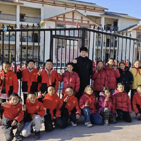 Every Child Deserves a Chance to Learn 每个孩子都应拥有学习的机会